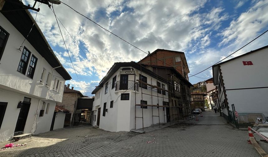 Çorum'da tarihi sokaklar yenileniyor