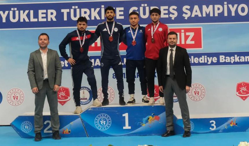 Güreşçilerden 5 madalya