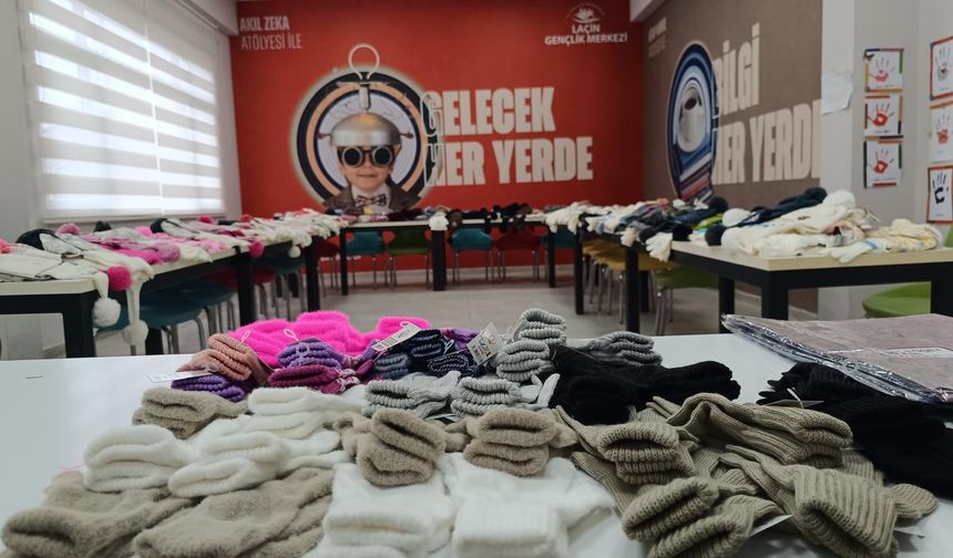 Laçin Gençlik Merkezi'nden  Doğu Türkistanlı yetim  çocuklara kışlık yardımı