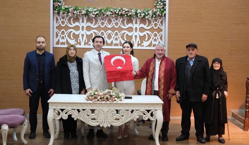 Başkan Aşgın, Aleksandra  Talat çiftinin nikahını kıydı