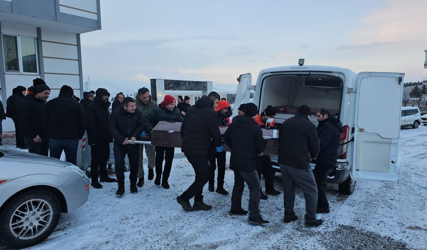 Önce tartıştığı eşini sonra kendini vurdu