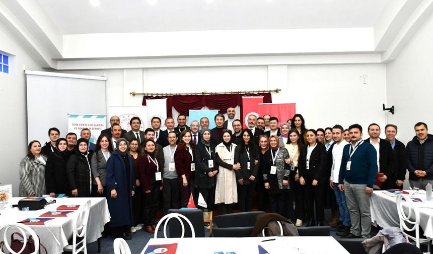 “Aile yapısının ve psikolojisinin güçlendirilmesine katkı çalıştayı”
