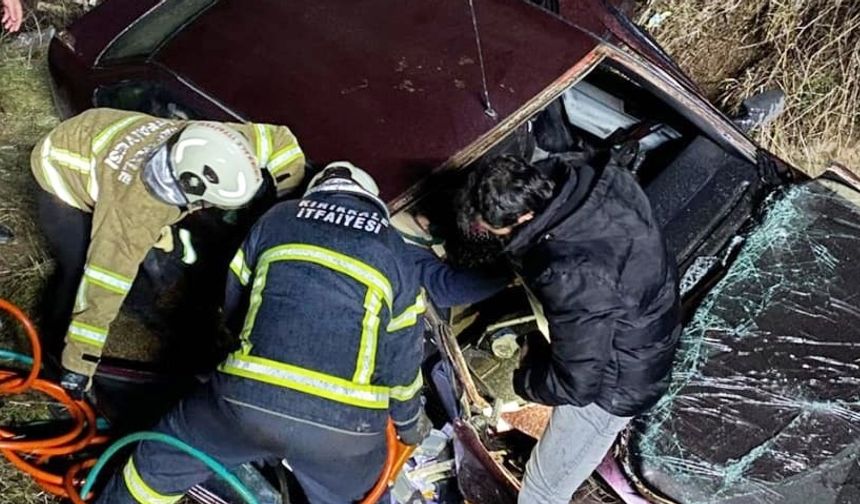 Otomobil şarampole  devrildi: 4 yaralı