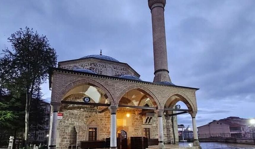 Sungurlu’da 2 camide hatimle teravih namazı