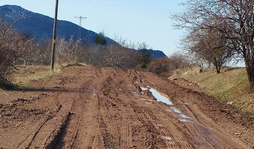 Çorum'da köylülerin yol çilesi bitmiyor
