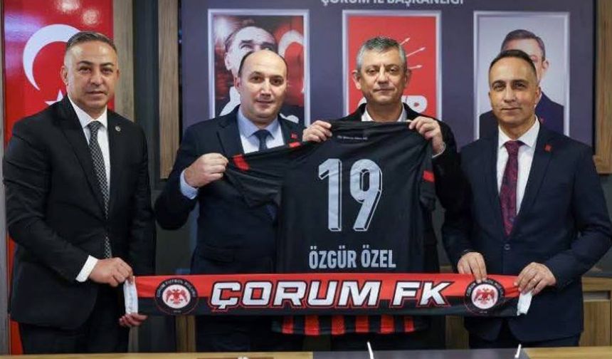Özgür Özel’e Arca Çorum FK forması