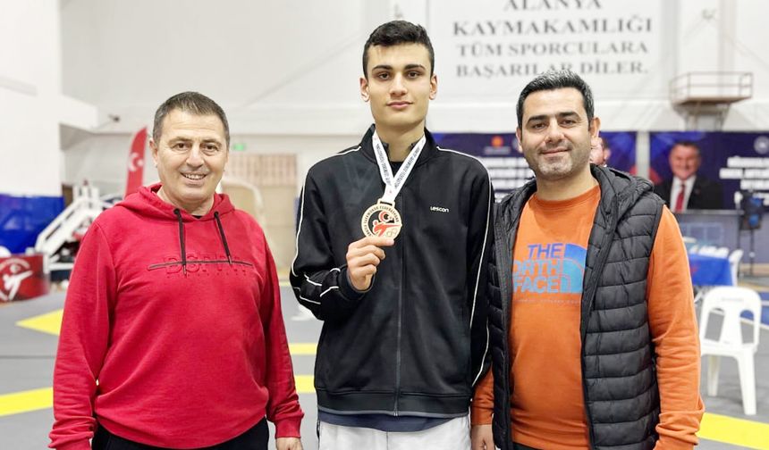 7 tekvandocu Türkiye şampiyonası bileti aldı