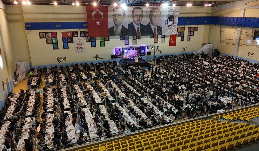 Sungurlu Belediyesi’nden  2 bin kişilik iftar sofrası
