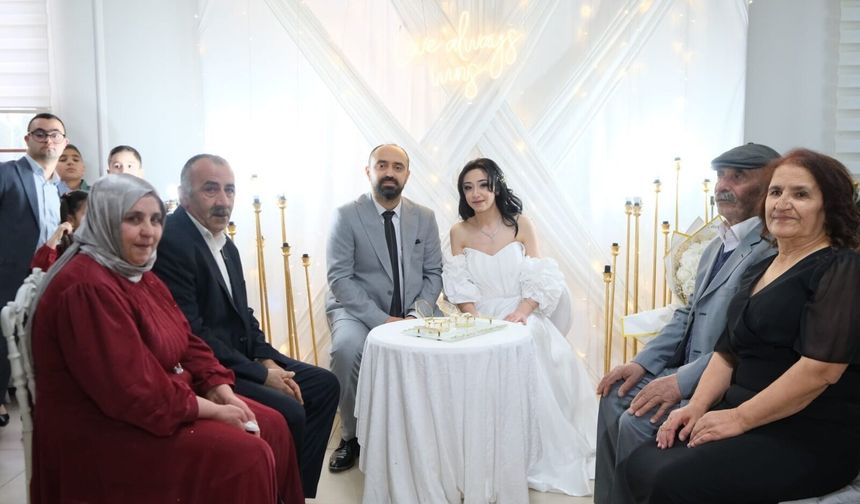 İlknur & Caner çifti nişanlandı