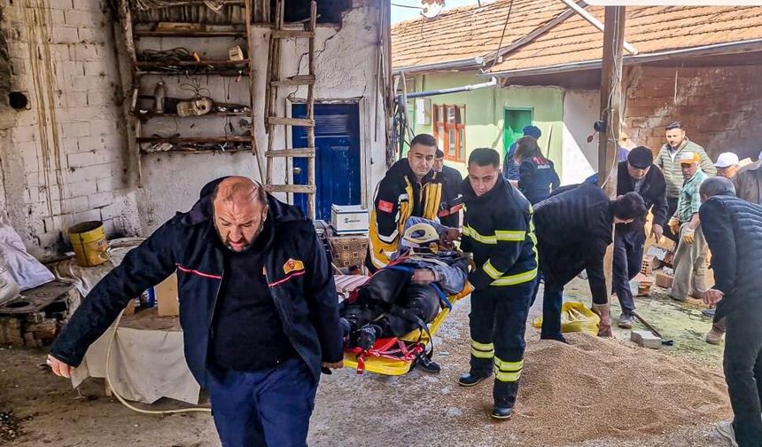 Buğday aktarımı sırasında facia: Kardeşlerden biri göçükte kaldı, diğerinin parmakları koptu
