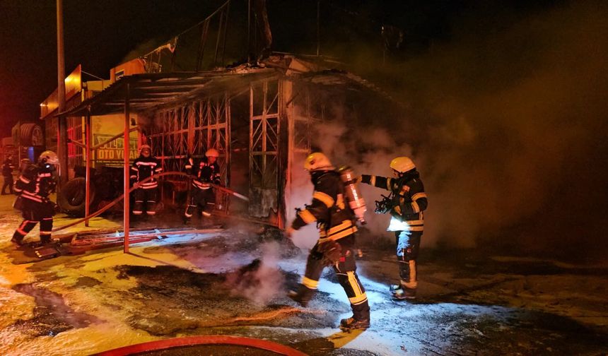 İşyeri molotof atılarak yakılmış