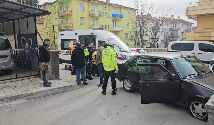 Çorum’da otomobil duvara çarptı: 1 yaralı