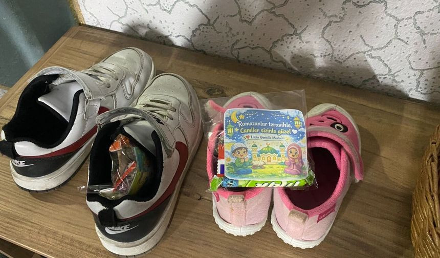 Ayakkabılardan çıkan hediyeler çocukları sevindirdi