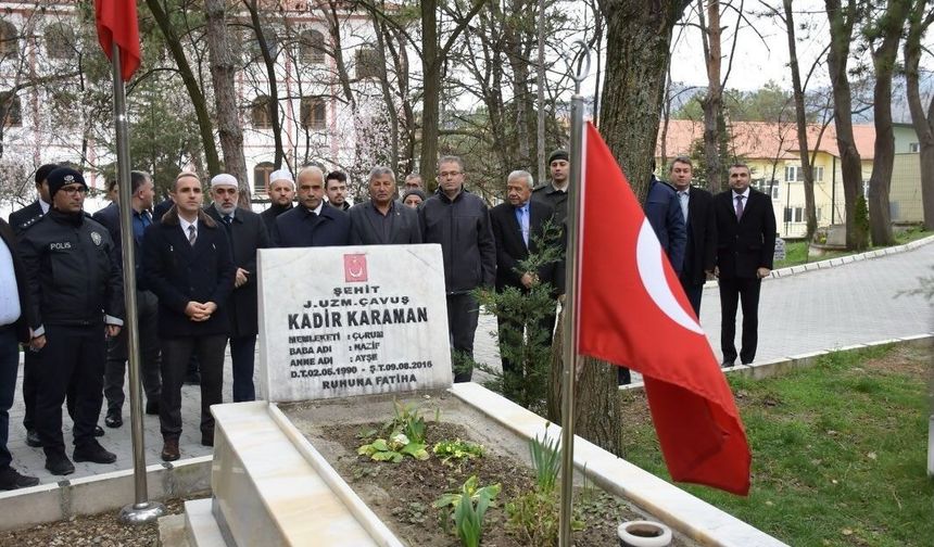 Şehit kabirleri ziyaret edildi