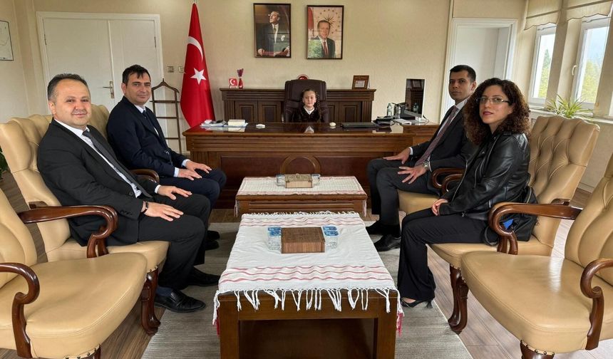 Kargı'da makamlar  çocuklara devredildi