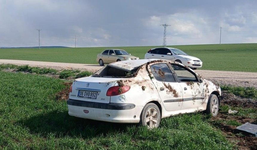 Çorum'da devrilen otomobilin sürücüsü yaralandı