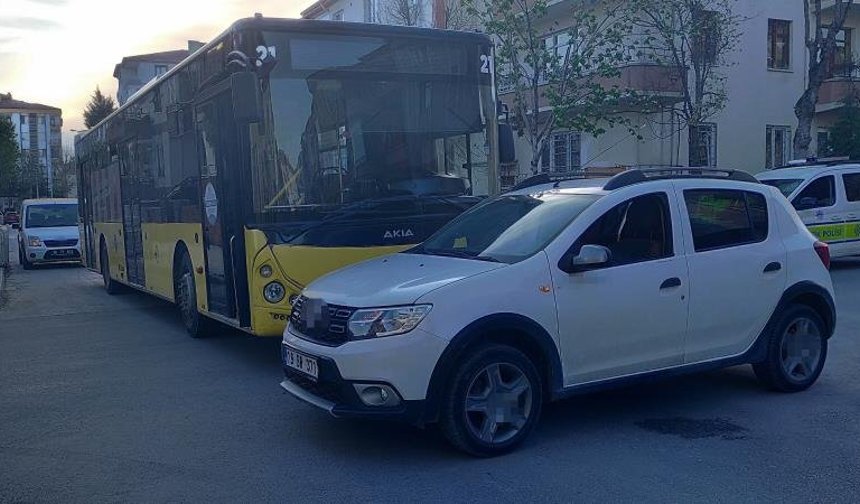 Halk otobüsü ile otomobil çarpıştı: 4 yaralı
