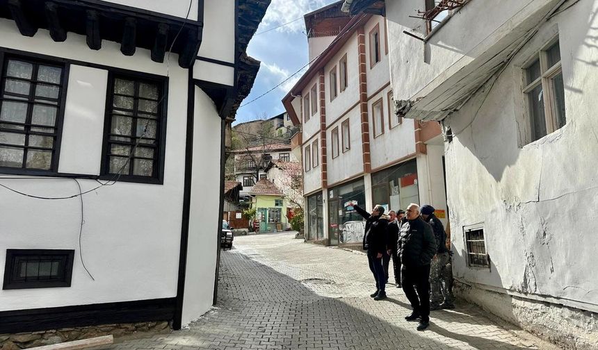 İskilip’te sokak sağlıklaştırma  çalışmaları tam gaz sürüyor