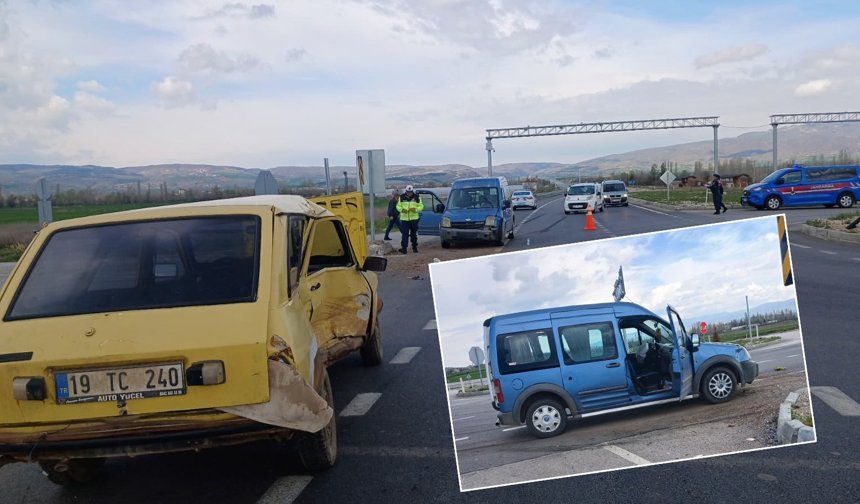 Çorum’da iki araç çarpıştı: 4 yaralı