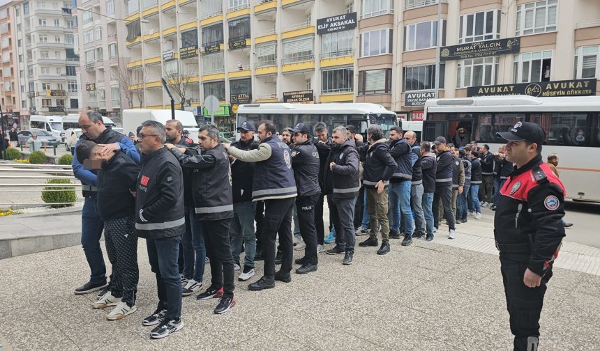 Çorum'da silahlı suç örgütüne yönelik operasyon: 2'si kadın 23 şüpheli yakalandı