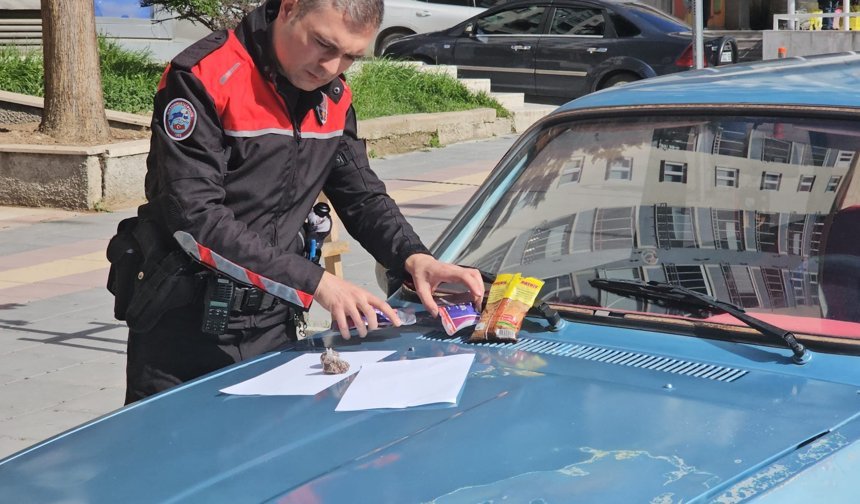 Şüphe üzerine durduruldu: Uyuşturucu madde çıktı!