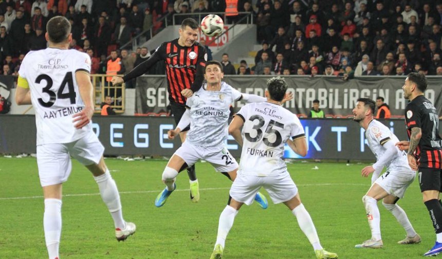 Zirve yolunda bir darbe daha: 1-1