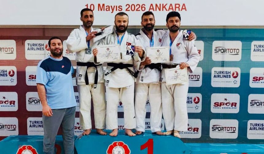 Özsoy, Türkiye üçüncüsü