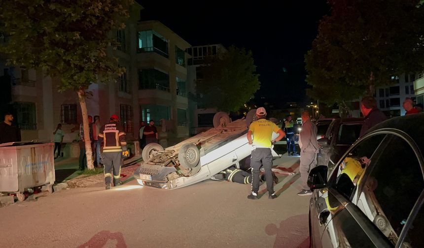 Takla atan otomobilin sürücüsü firar etti
