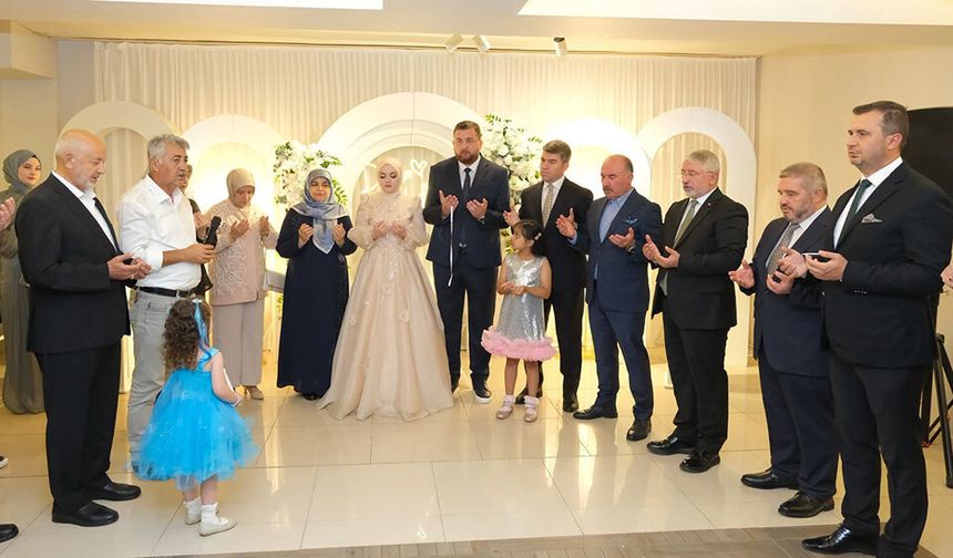 Aşgın’ın oğlu nişanlandı
