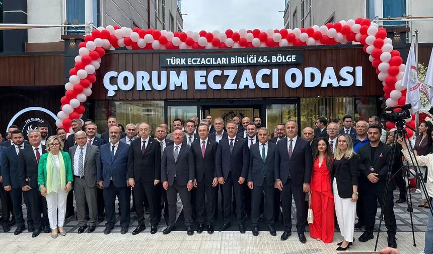 Eczacı Odası’na görkemli açılış