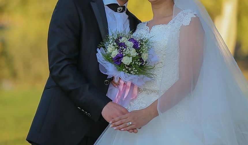 "Işığı yakma, sifonu çektin, çay demleme" diyen cimri kocaya şok!
