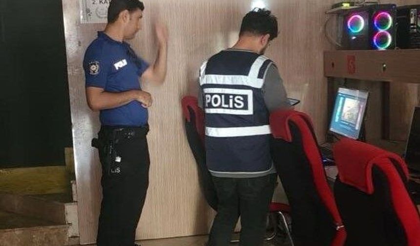 Çorum'da kafe ve oyun salonlarına baskın! 9 gözaltı