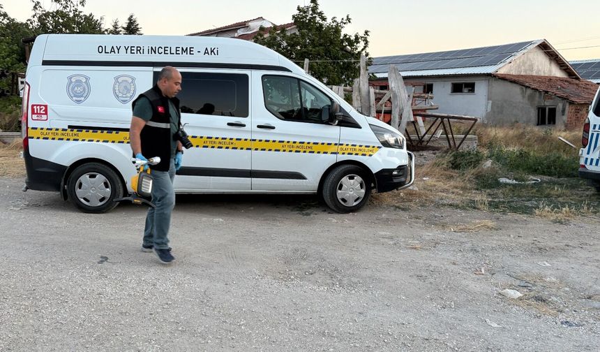 Köy yolunda tartıştığı kişiyi tüfekle vurdu
