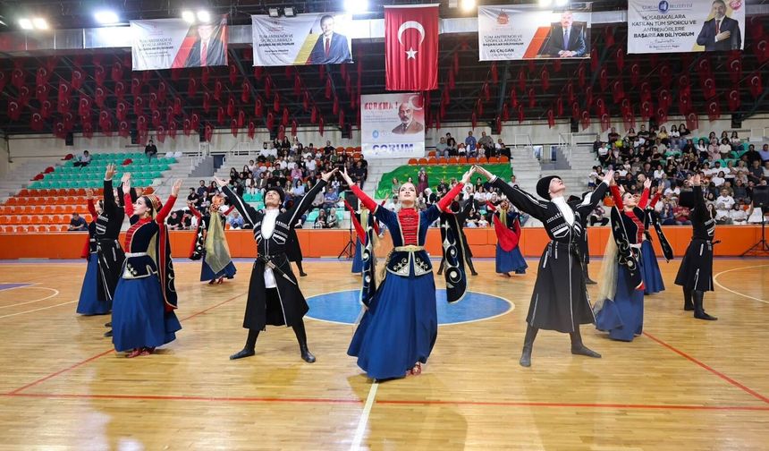 Çorum'da Kafkas ezgileri ve halk dansları büyüledi