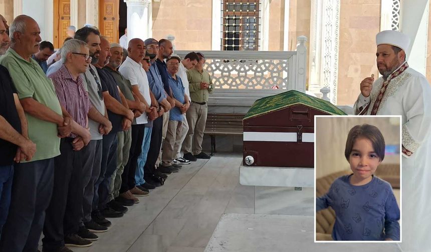 Küçük Bayezit’a hazin tören