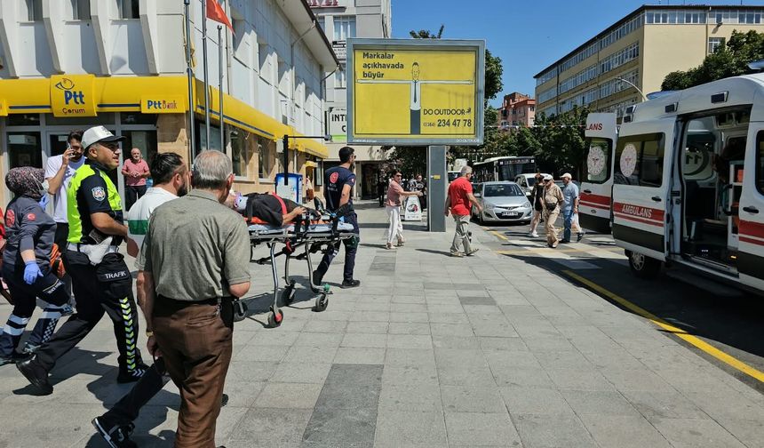 Yolun karşısına geçmek isterken motosiklet çarptı