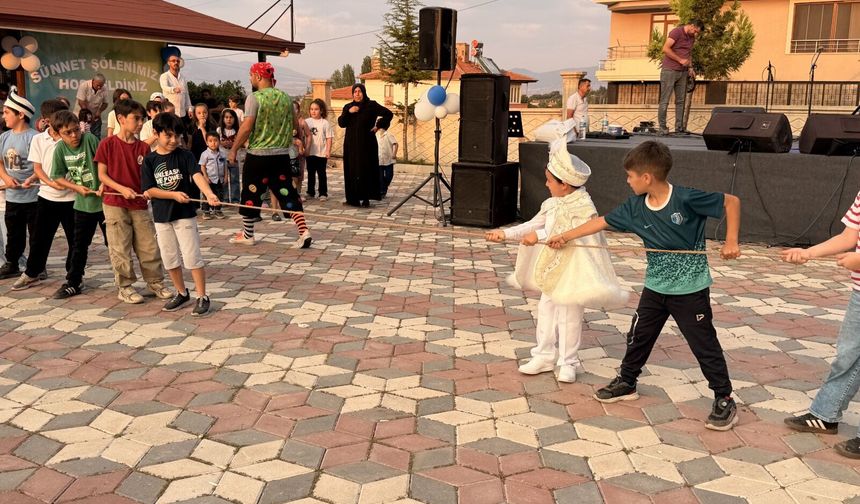 Laçin Belediyesi’nin etkinliğinde  12 çocuk sünnet oldu