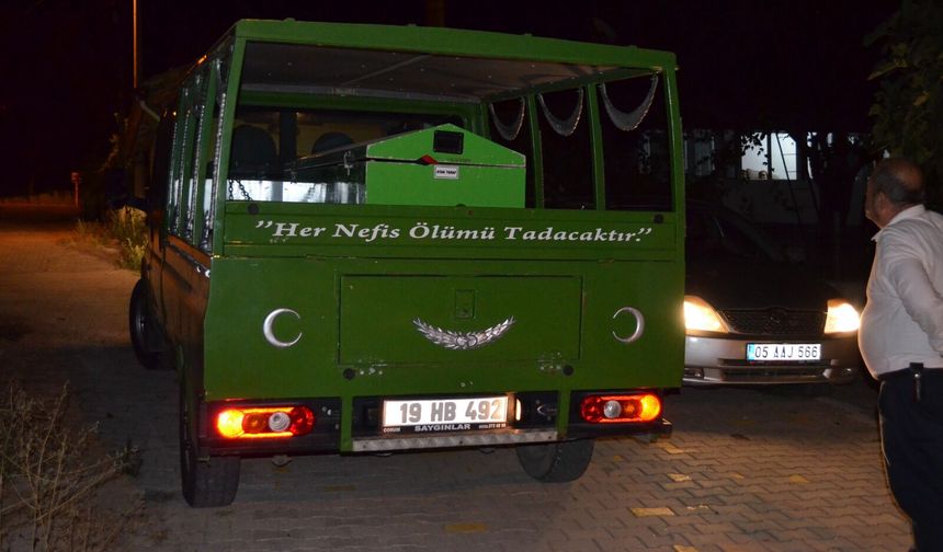 Yakınlarının haber alamadığı  kişi evinde ölü bulundu