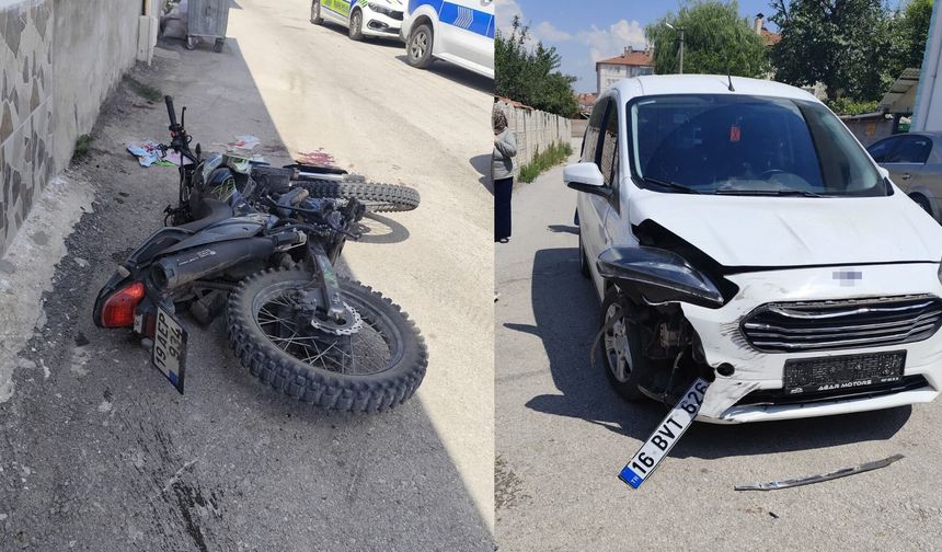 Otomobille çarpışan motosikletin  sürücüsü yaralandı