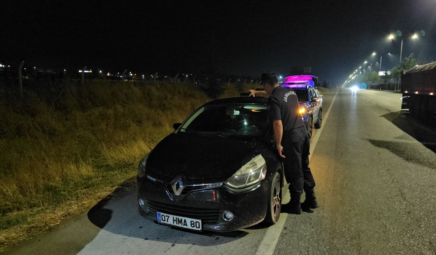Çorum'da otomobilde hareketsiz bulunan kişi hastaneye kaldırıldı