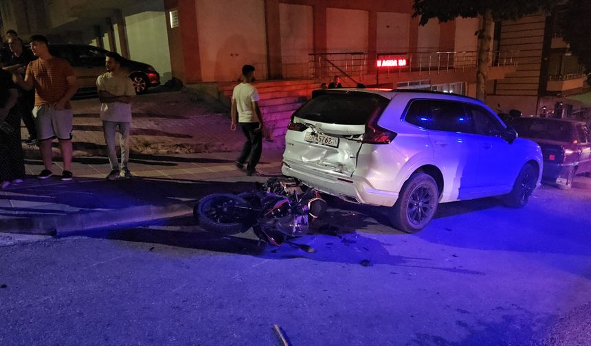 Çorum’da otomobil ile motosiklet çarpıştı 2 yaralı