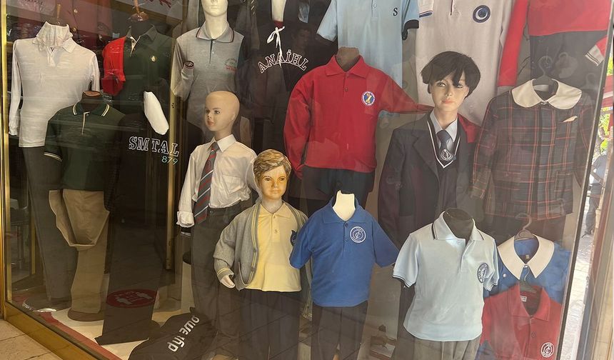 Okul kıyafetlerinde yeni dönem! Zorunlu oldu...
