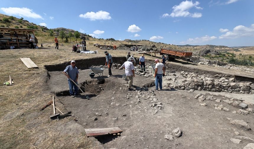 5 ülkeden 55 bilim insanı Çorum’da: 8 bin yıllık gizem araştırılıyor