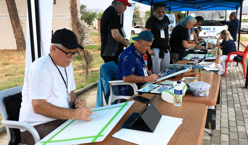 Türkiye ve 3 ülkeden 17  ressam Osmancık'ı resmetti