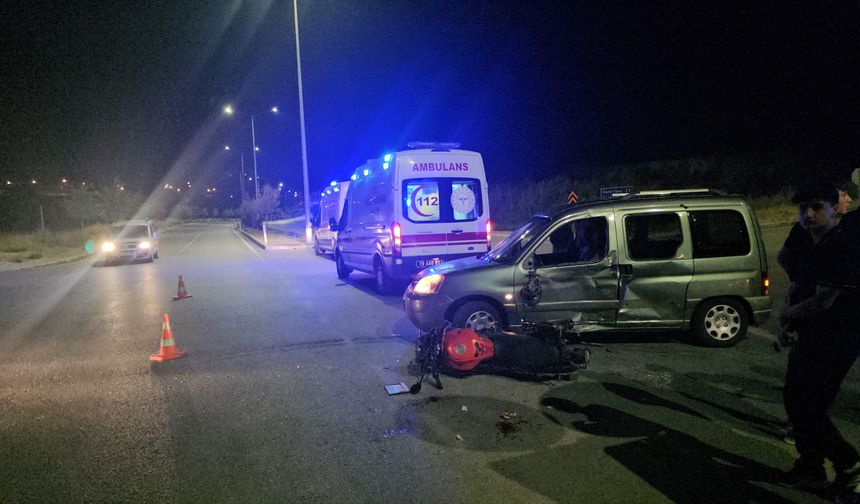 Sanayi Sitesi Kavşağı'nda kaza: 3 yaralı