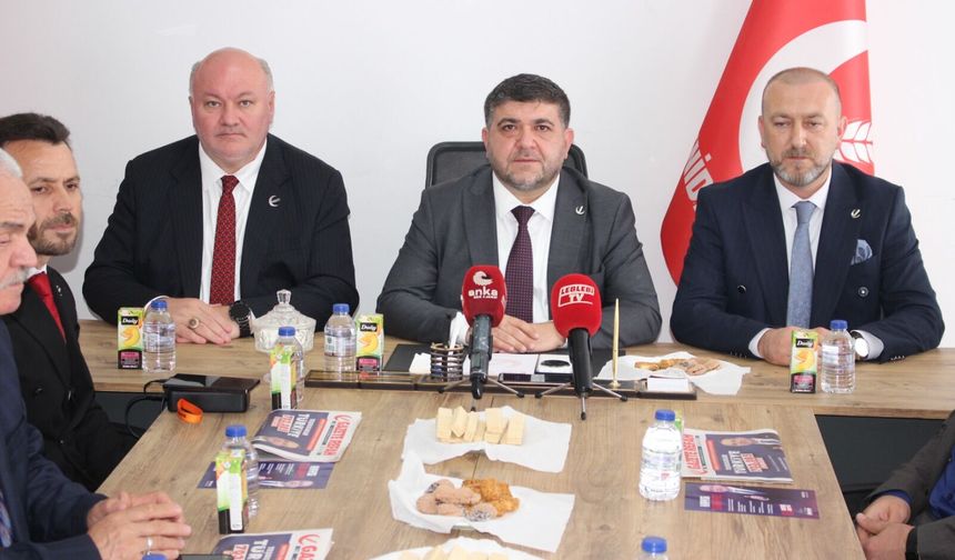 “Cumhurbaşkanı Erdoğan  alkışlarla jübile yapmalıdır”