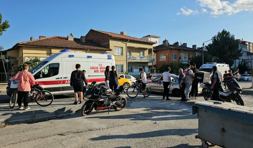 Otomobil ile motosiklet çarpıştı: 2 yaralı