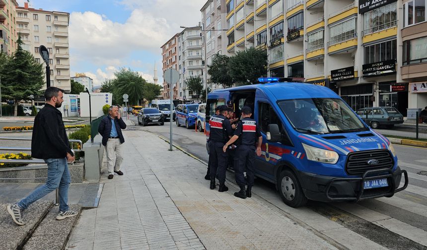 Çorum’da 1043 sentetik ecza ele geçirildi: 1 tutuklama